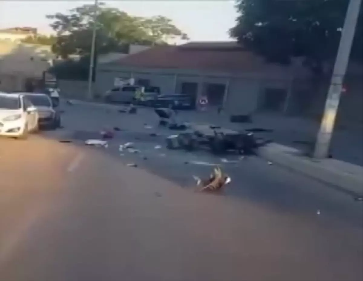 Kadıköy'de Motosiklet Kazası: 1'i Ağır 2 Yaralı