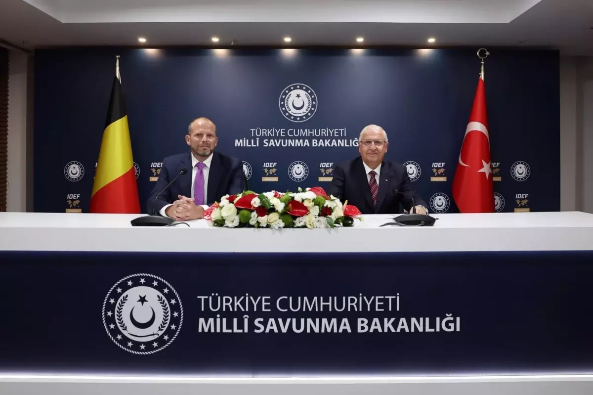 Savunma Bakanı Güler, IDEF 2025'te Belçikalı ve Slovenyalı Mevkidaşlarıyla Görüştü