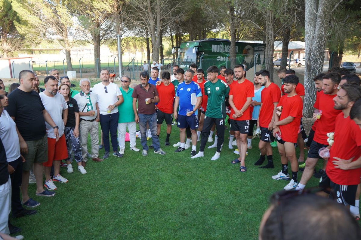 Muğlaspor'a Taraftardan Moral Ziyareti