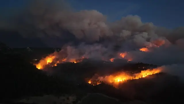 The fire spreading from Sakarya to Bilecik is growing! The gas station has been evacuated