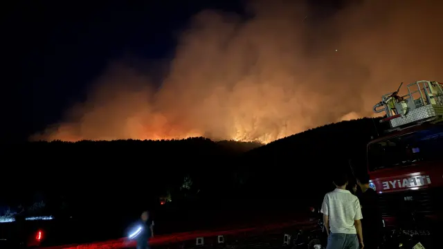 The fire spreading from Sakarya to Bilecik is growing! The gas station has been evacuated