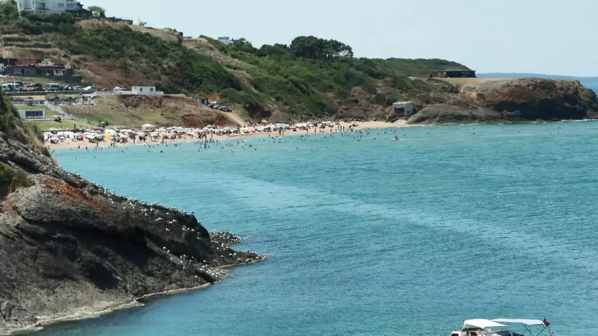 İstanbul'da Sıcak Hava Plajları Doldurdu