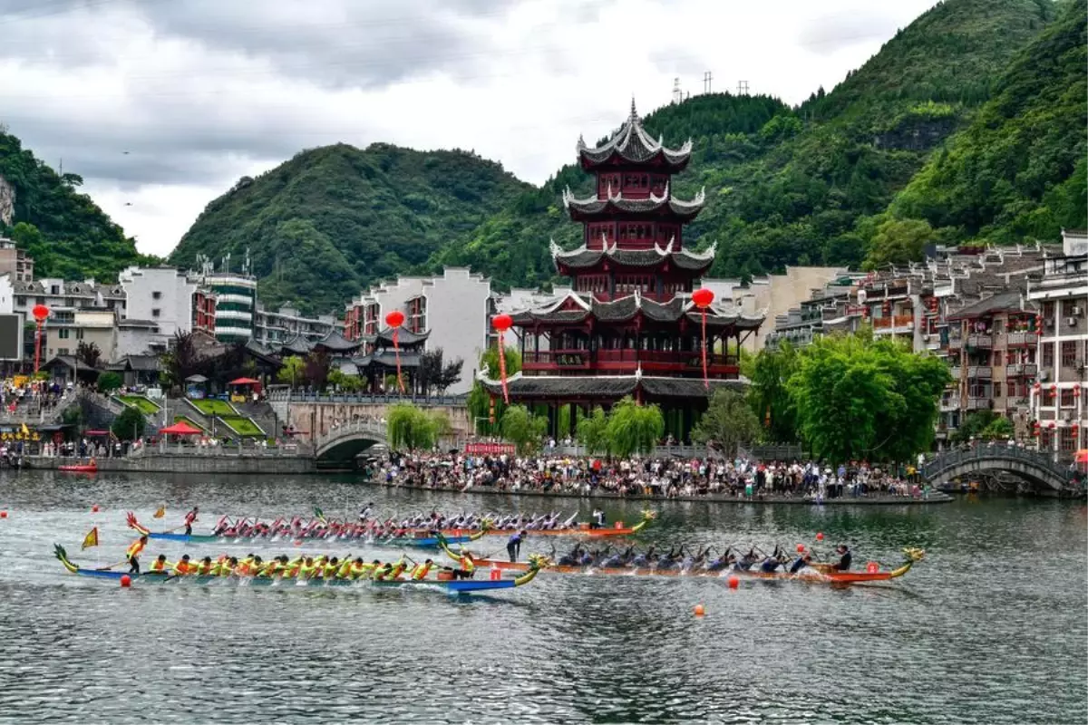 Zhenyuan'da Ejderha Teknesi Yarışları ve Kültürel Etkinlikler