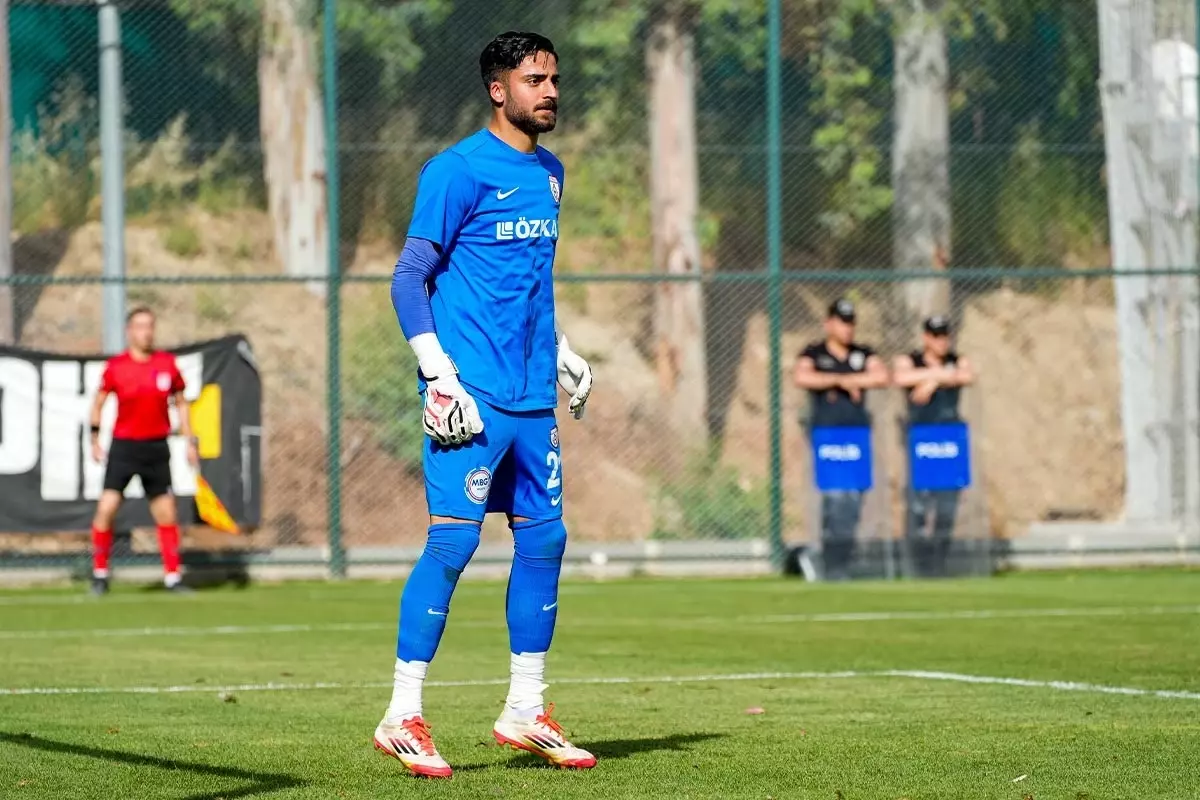 Kocaelispor, Kaleci Serhat Öztaşdelen ile Anlaştı