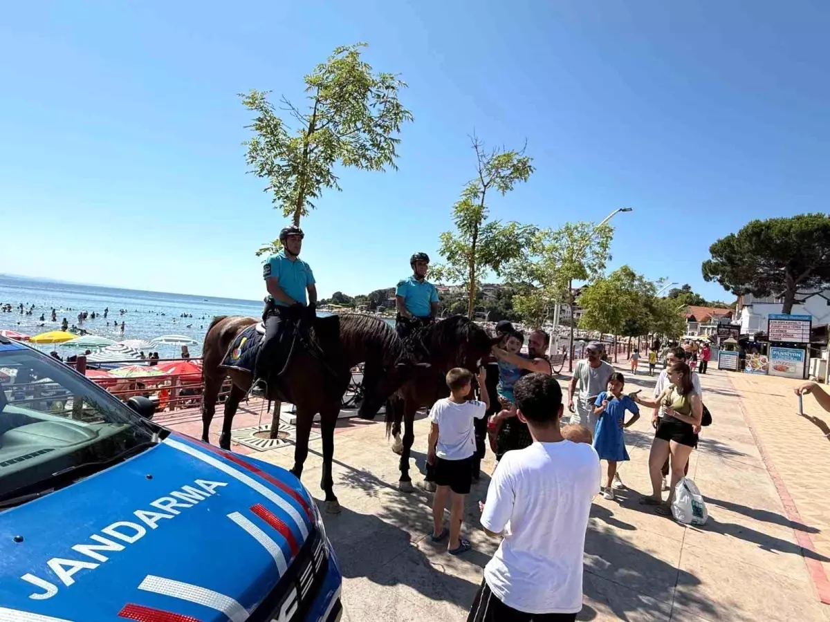 Kocaeli'de Atlı Jandarma Timleri Yangın ve Boğulmalara Karşı Görevde