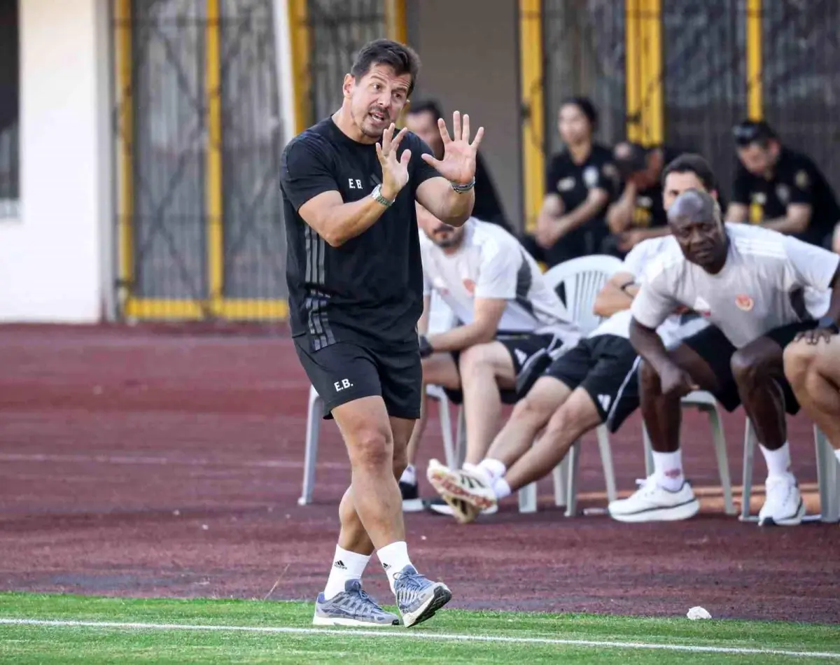 Antalyaspor Teknik Direktörü Emre Belözoğlu: 'Kulüp tarihinin en zor dönemini yaşıyoruz'