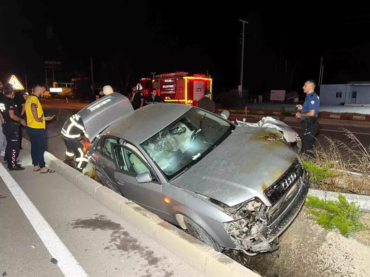 Antalya-Bucak yolunda trafik kazası: 2 yaralı