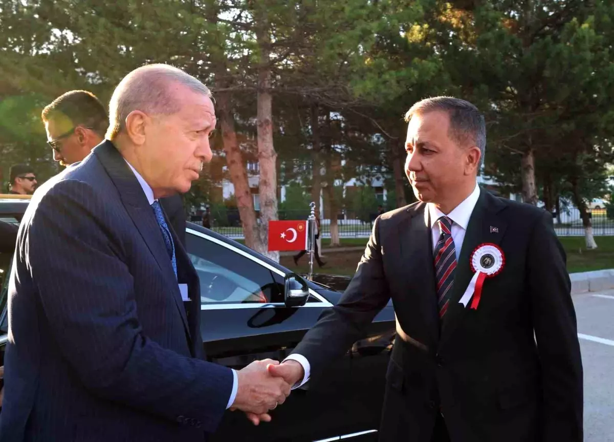 Cumhurbaşkanı Erdoğan: 'Hiçbir sabotaj, hiçbir tahrik, hiçbir tuzak, Türkiye'yi girdiği bu tarihi yoldan geri döndüremeyecek'