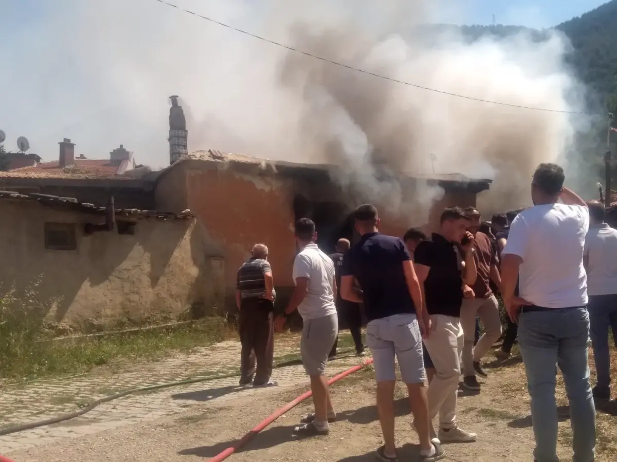 Akşehir'de Yangın Faciası: Bedensel Engelli Ömer Ölçer Hayatını Kaybetti