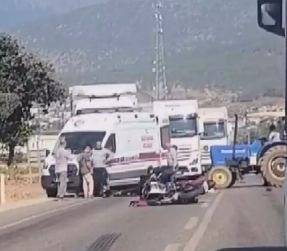 Hatay'da motosiklet kazası: 2 ölü, 1 ağır yaralı