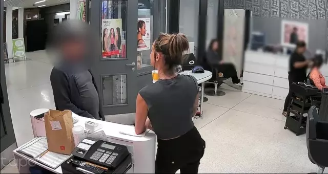 Not theft, it's pure magic! Woman stole the hairdresser's 56,000 TL phone like this