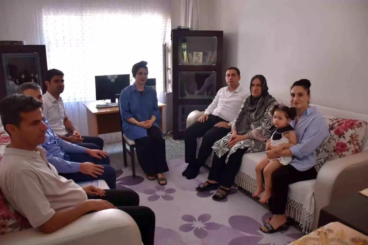 Kaymakam Başar, Sason'da şehit aileleri ve gazi aileleriyle araya geldi