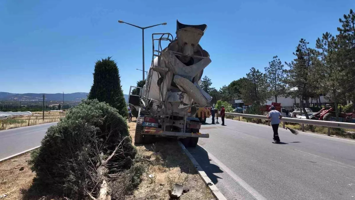 Kütahya'da Mikser ve Tır Çarpıştı: 1 Yaralı