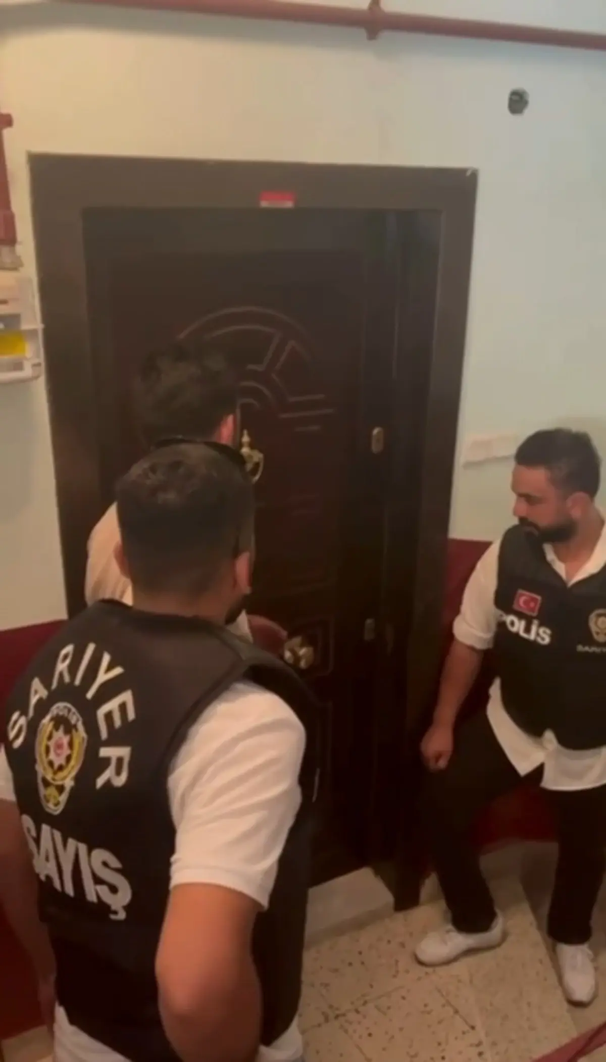 Sarıyer'de Hapis Cezası Bulunan 5 Şüpheli Operation ile Yakalandı
