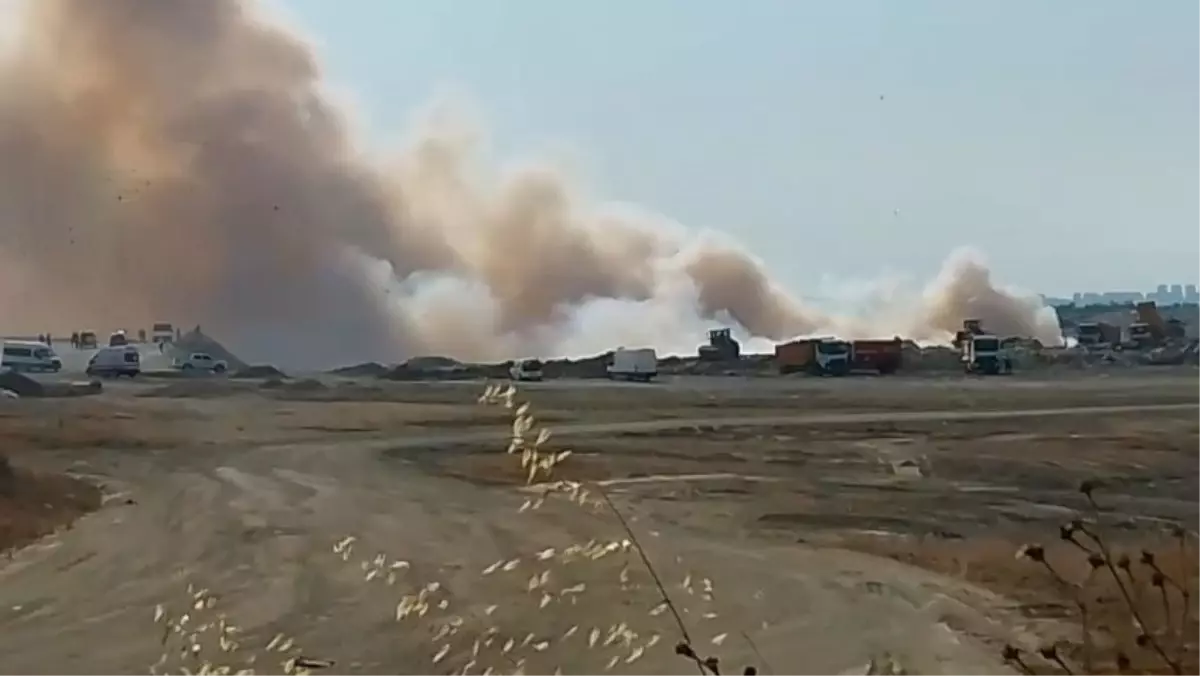 Silivri'de İBB Çöp Döküm Sahasında Yangın Çıktı