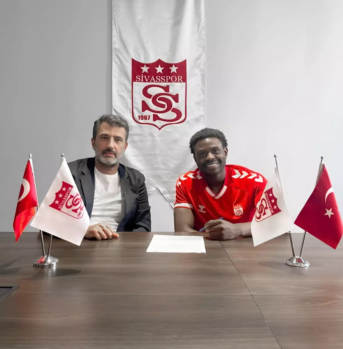 Sivasspor, Benjamin Kimpioka ile Anlaştı