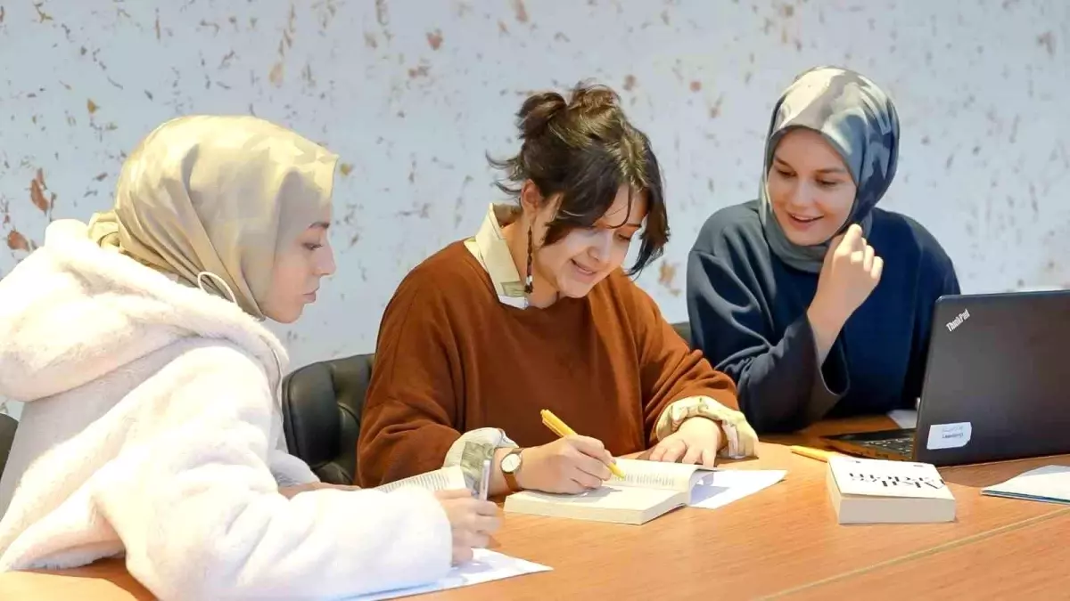TÜRGEV'den YKS 2025'te Tarihi Başarı: 114 Öğrenciyle İlk 1000'e Girdiler