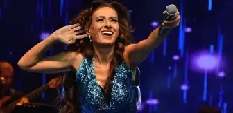 Yıldız Tilbe hastalığını sahnede ilk kez açıkladı: Mikrofon tutmam bile yasak