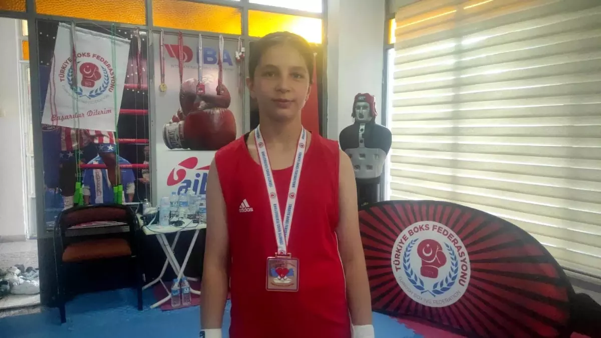 Yozgatlı İsra Zişan Çeper, Türkiye Üçüncüsü Oldu