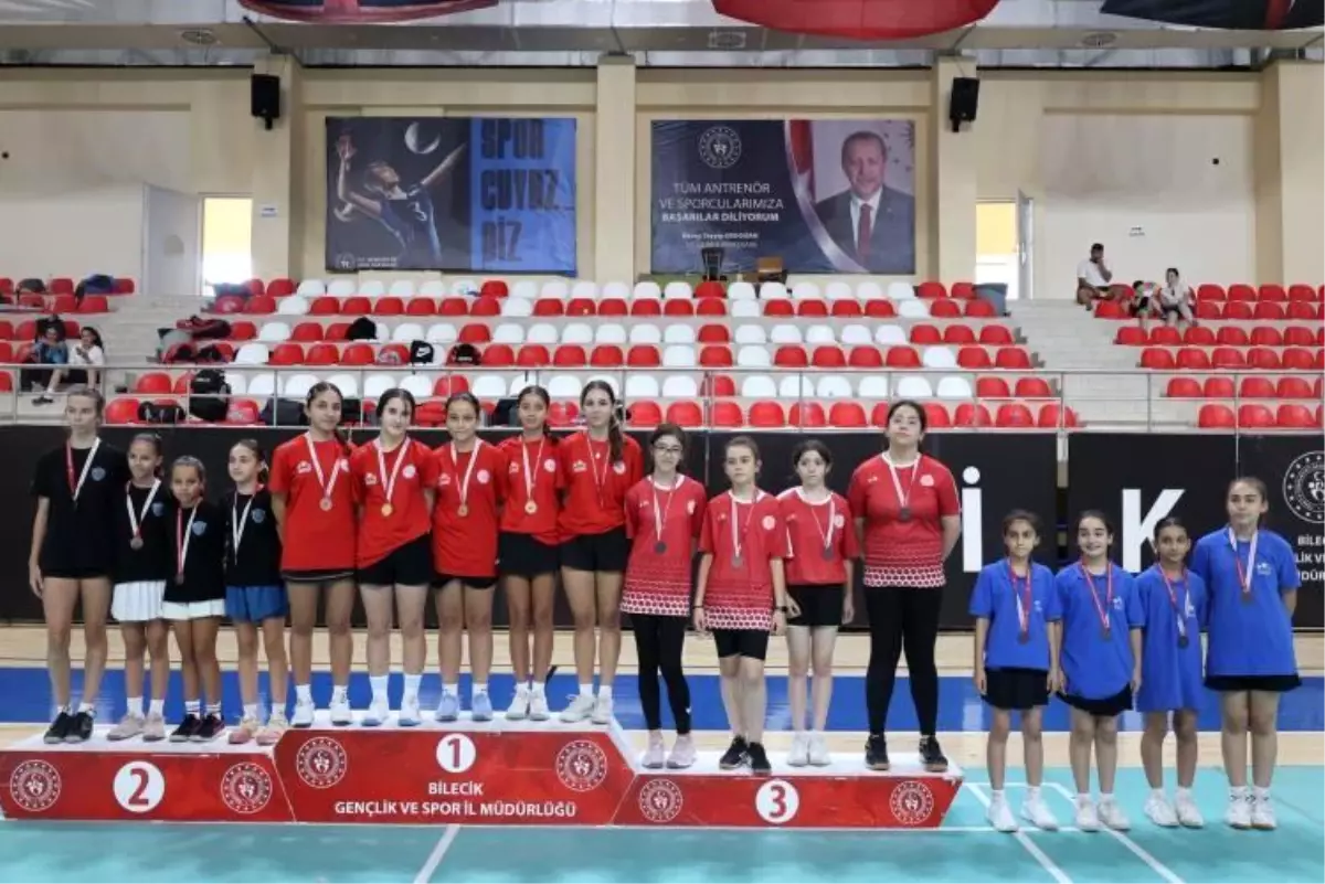 Anadolu Yıldızlar Ligi Badminton Müsabakaları Bilecik'te Tamamlandı