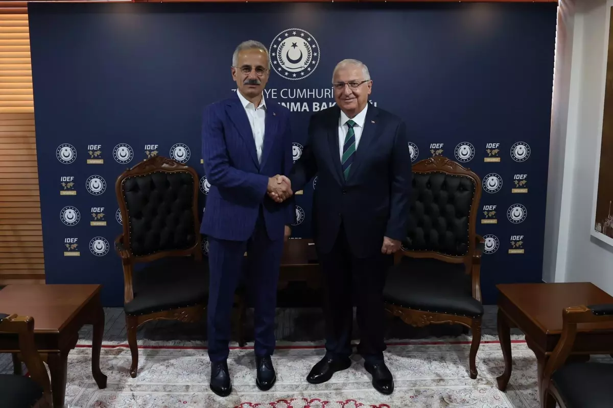 Bakanlar İDEF'25'te Buluştu