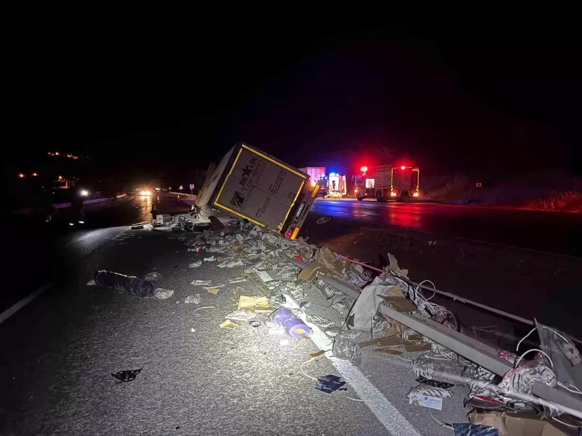Balıkesir-Bursa Kara Yolunda Trafik Kazası: Tır Sürücüsü Yaralandı