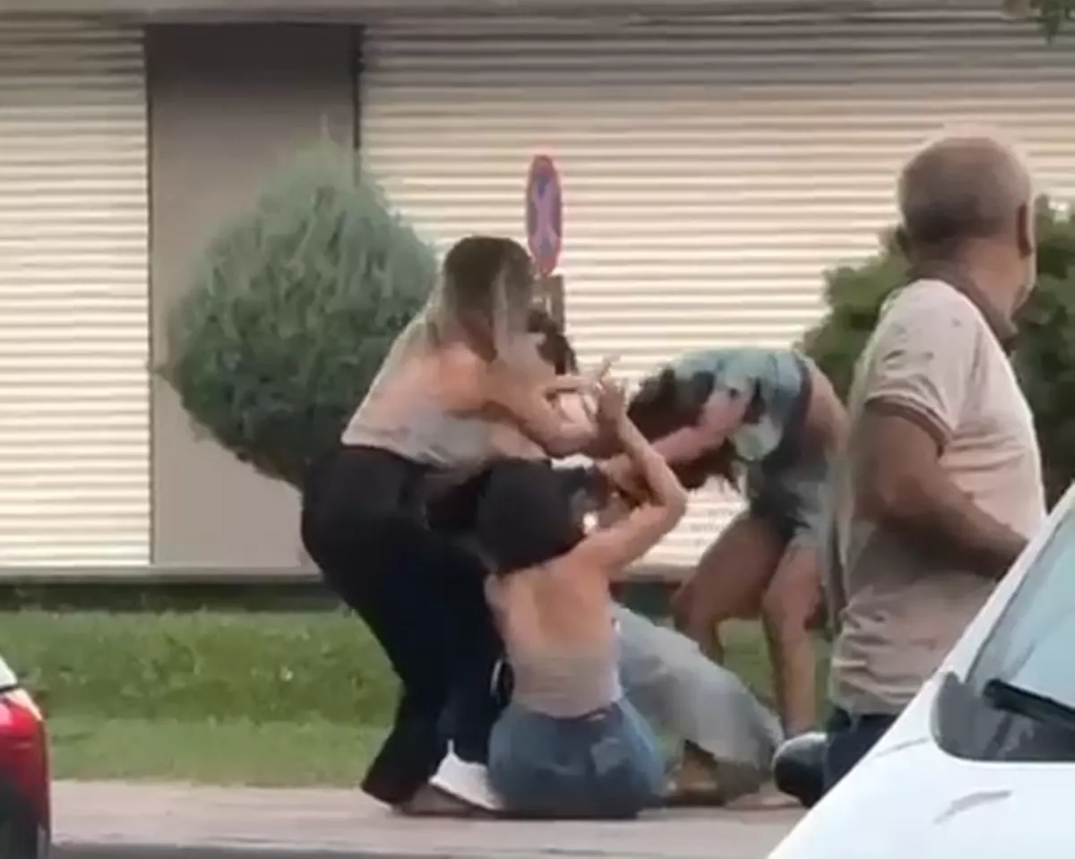 Batman'da Genç Kızlar Arasındaki Kavga Cep Kamerasına Yansıdı