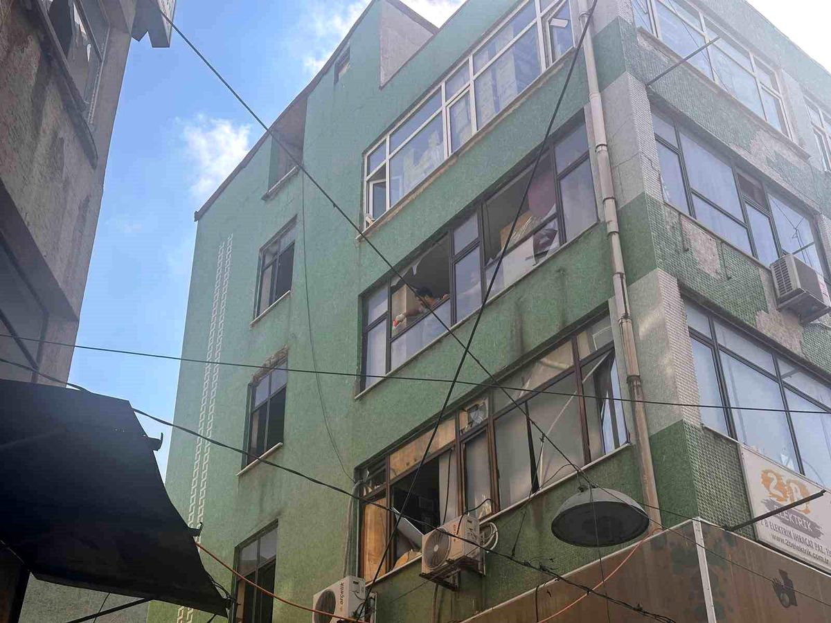 Beyoğlu'nda Tüp Patlaması: 2 Katlı Bina Çöktü