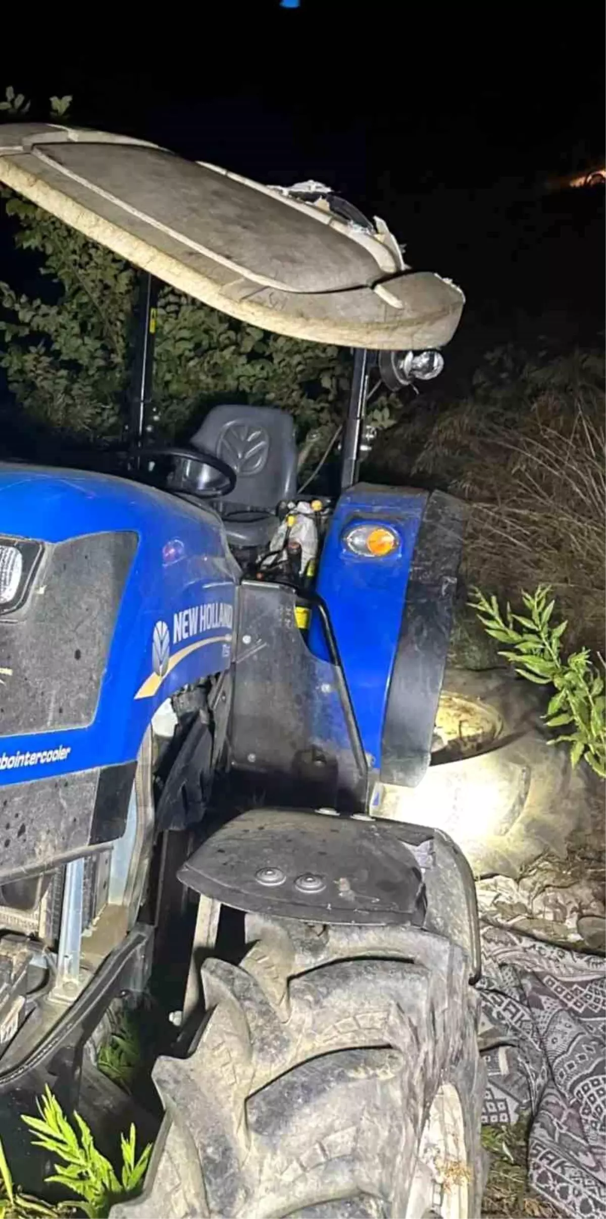 Antalya'da Traktör Devrildi: Sürücü Hayatını Kaybetti