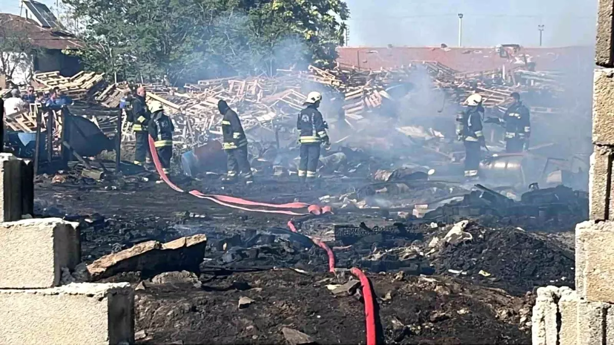 Konya'da İş Yerinde Yangın Çıktı