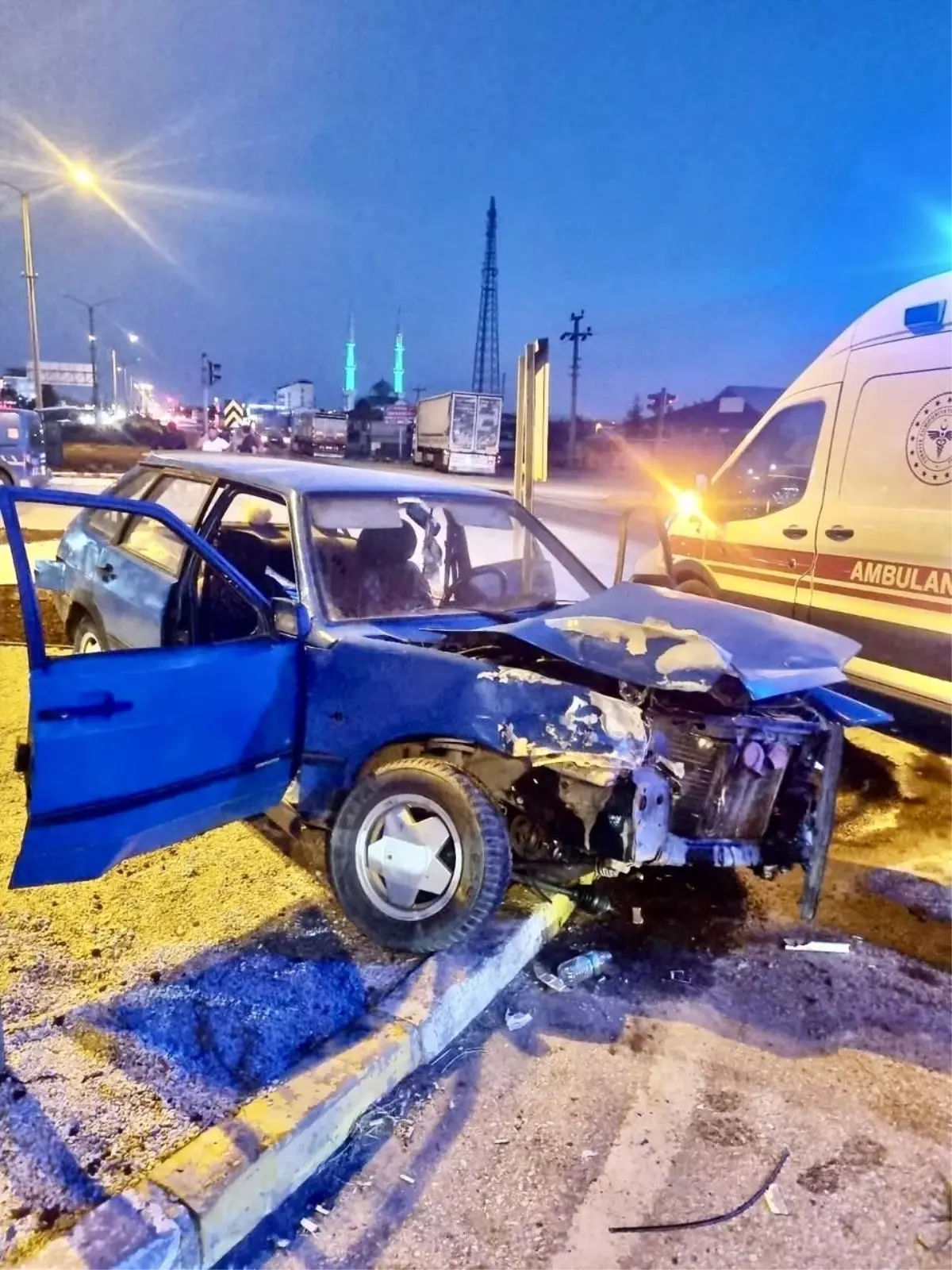 Konya'da Otomobil ile Tır Çarpıştı: 3 Yaralı