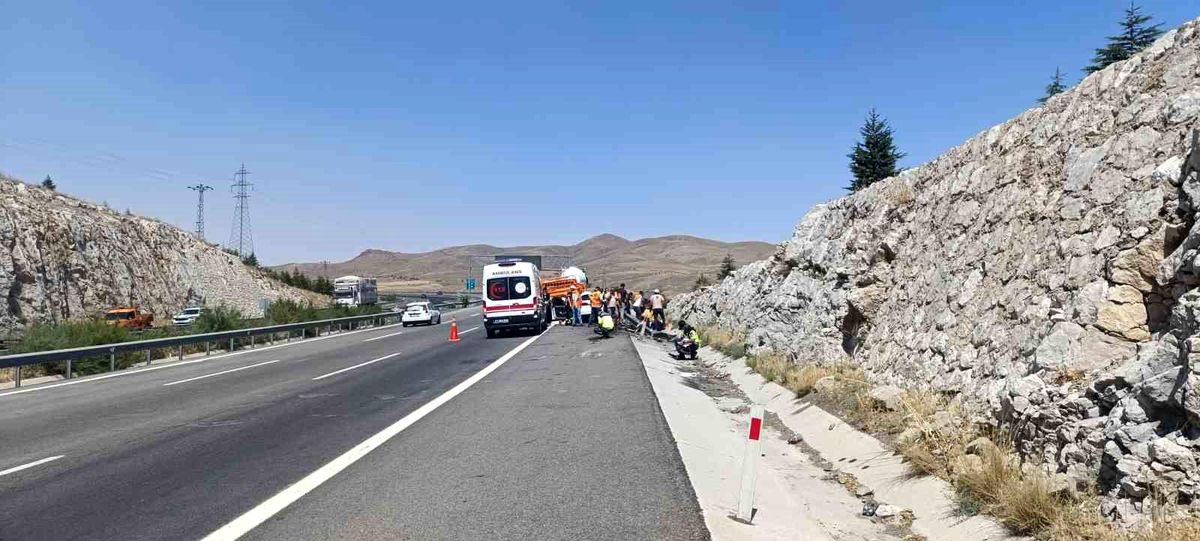 Niğde-Adana Otoyolu'nda Trafik Kazası: 6 Yaralı