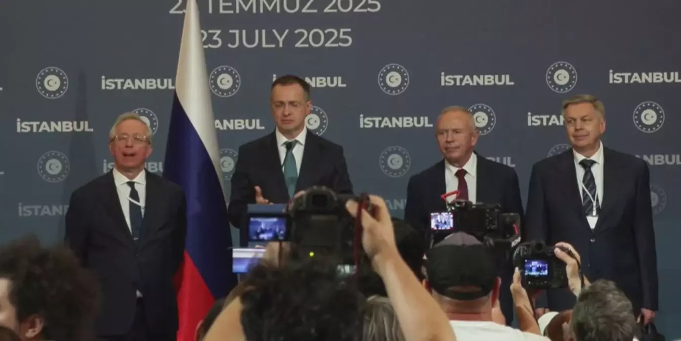 Türkiye-Rusya-Ukrayna Üçlü Toplantısı İstanbul'da Gerçekleşti