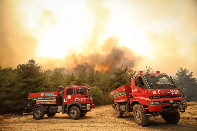 The intervention continues on the 4th day of the forest fire spreading from Sakarya to Bilecik