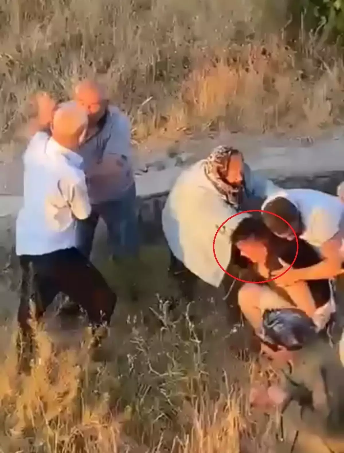 Şehit Astsubayın Eşi Yönetici ve Yakınları Tarafından Darp Edildi