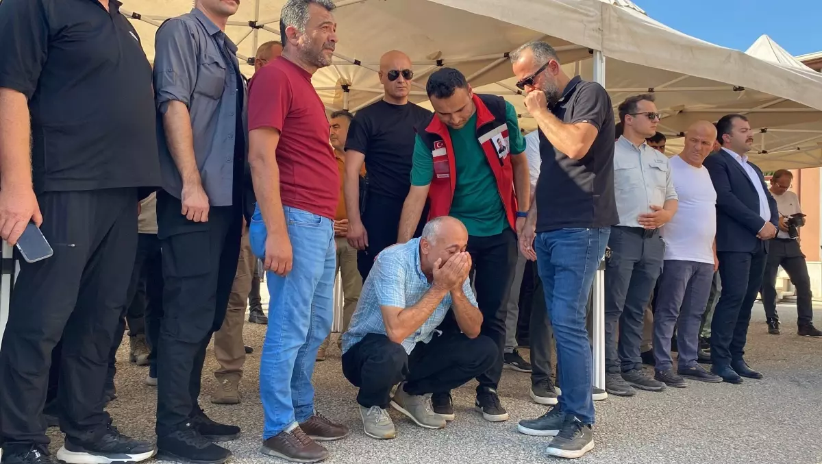 Orman yangınında şehit olan orman muhafaza memuru Enes Kızılyer toprağa verildi