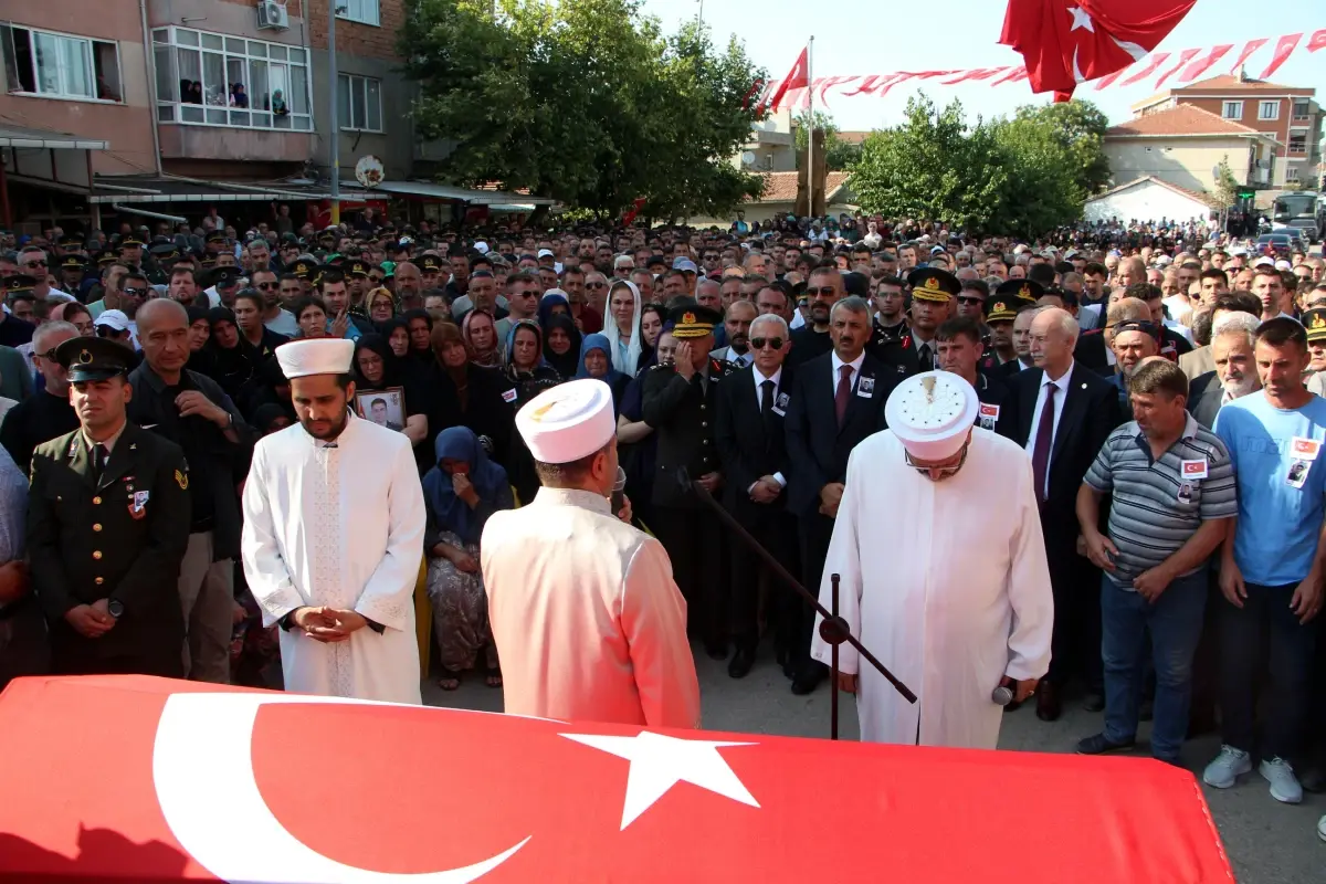 Şehit Üsteğmen Tuğrul Özsu, Edirne'de Gözyaşlarıyla Uğurlandı