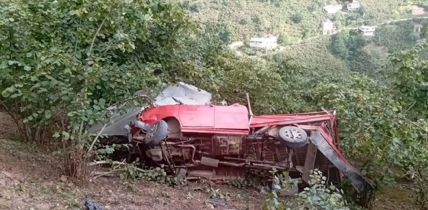 Giresun'da Tarım İşçilerini Taşıyan Kamyonet Şarampole Yuvarlandı: 1 Ölü 9 Yaralı