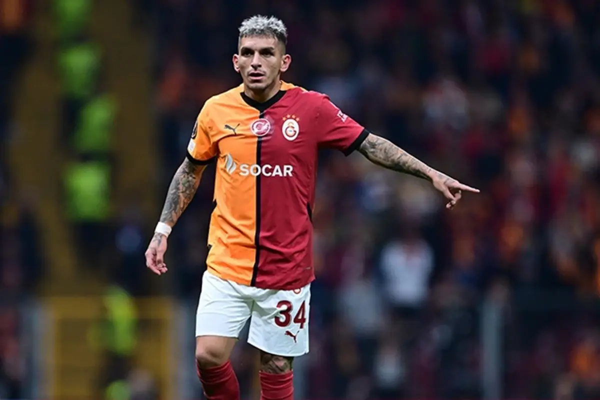 Torreira vücuduna Türk bayrağı dövmesi yaptırdı