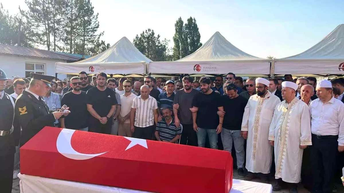 Eskişehir'de Orman Yangınında Şehit Olan Tolunay Kocaman Son Yolculuğuna Uğurlandı