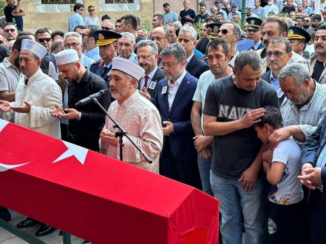 The son of the fire martyr cried, 'Dad, what will I do without you?'