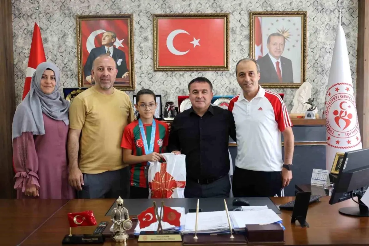 Bilecikli Zümra Ağdağ Türkiye İkincisi Oldu