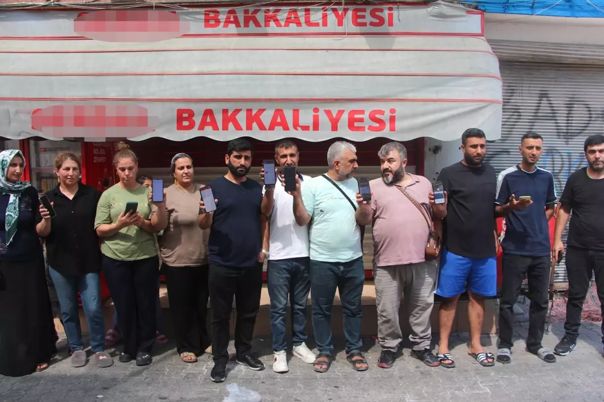 30 yıllık bakkal mahallelinin elinde avucunda ne varsa alıp kaçtı: Kardeşim yapar o yapmazdı