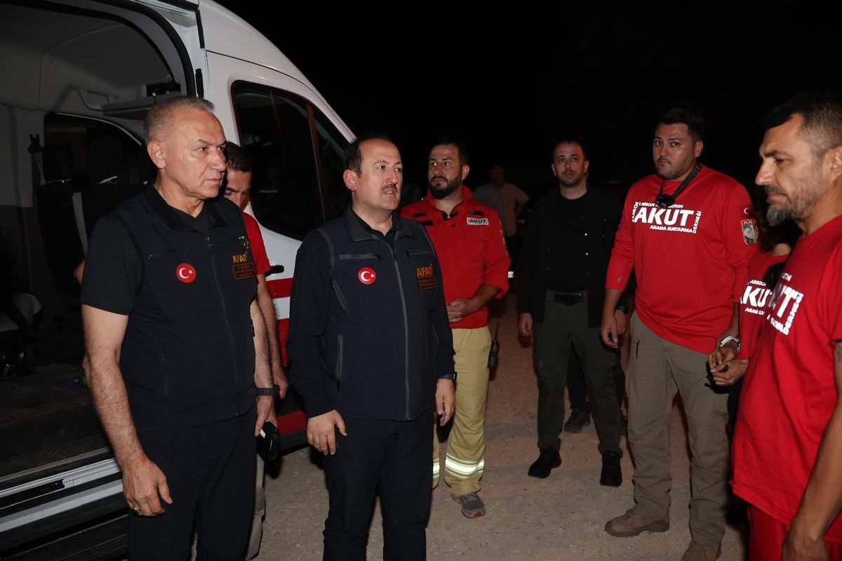 AFAD'dan Yangınla Mücadele Açıklaması ve Tahliye Bilgisi