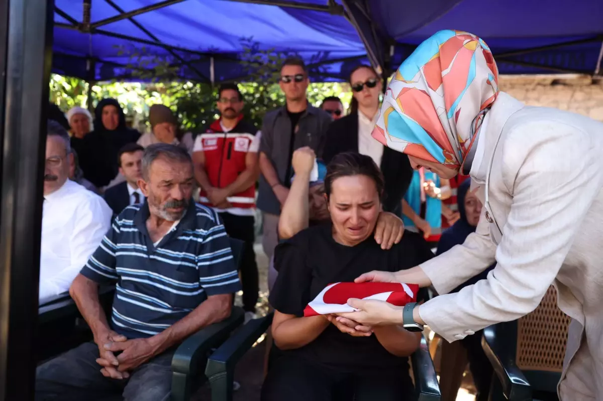 Bakan Göktaş, Şehit Orman İşçilerinin Ailelerine Taziye Ziyareti Gerçekleştirdi