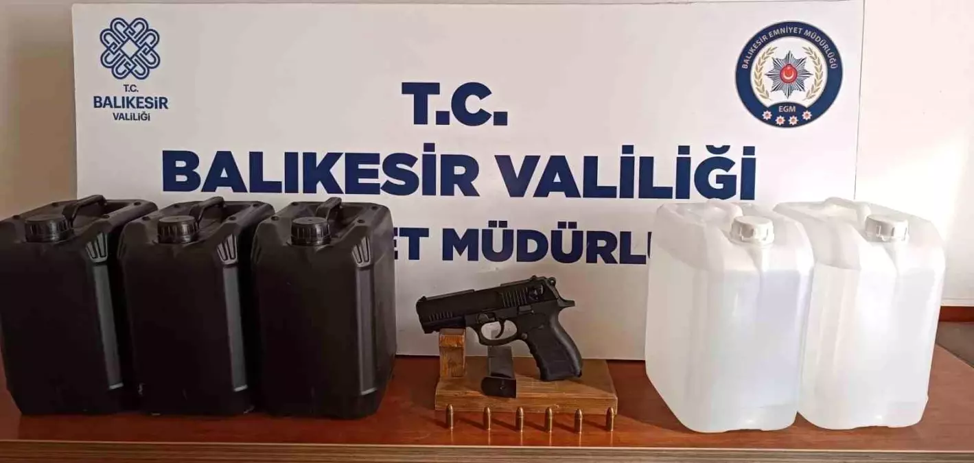 Bandırma'da Ruhsatsız Tabanca ve Etil Alkol Ele Geçirildi