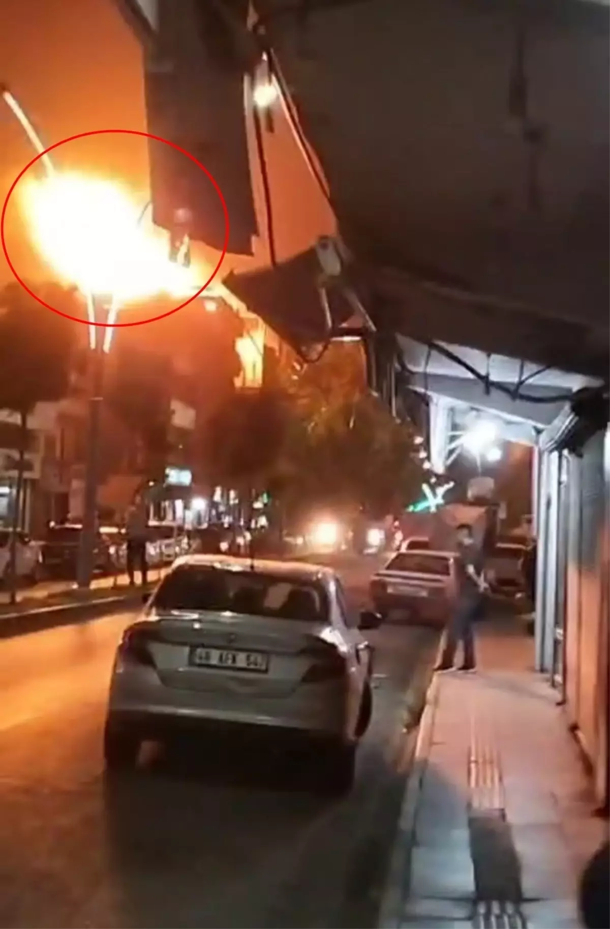 Batman'da Çatı Katında Yangın ve Patlama