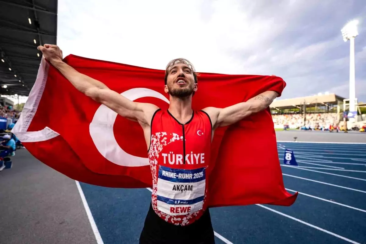 Berke Akçam, FISU Dünya Üniversite Yaz Oyunları'nda Altın Madalya Kazandı