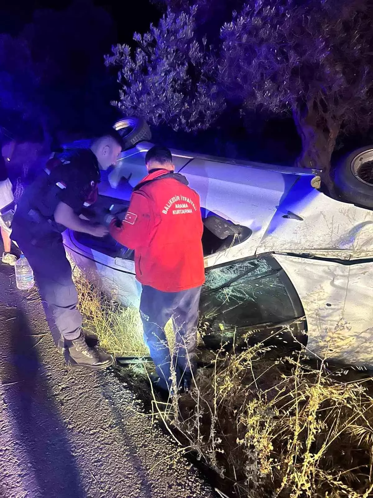 Balıkesir'de Tek Taraflı Trafik Kazası: 3 Yaralı