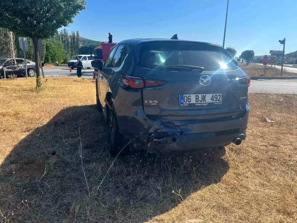 Sungurlu'da Otomobil Kazası: 1'i Ağır 4 Yaralı